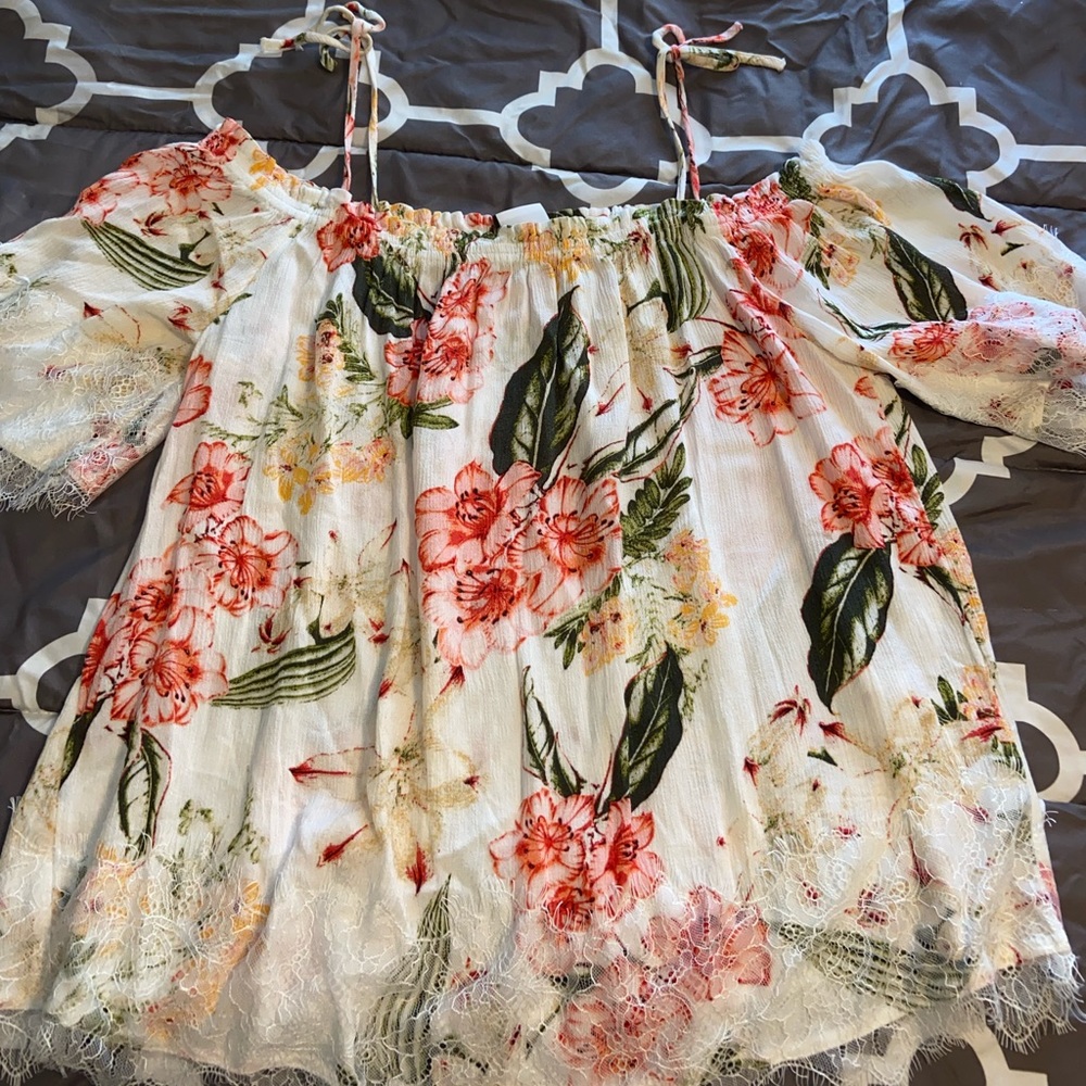 New York & company cold shoulder shirt